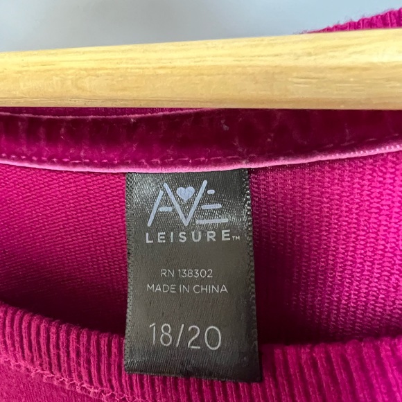 Ave Leisure gorgeous magenta sweatshirt - Picture 4 of 4